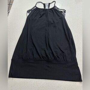 Lululemon: Women’s Tank Top- Size 6